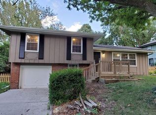 9321 E 85th St, Raytown, MO 64138