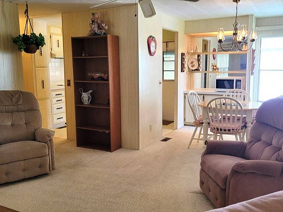 5th image of 133 Mandarin Dr