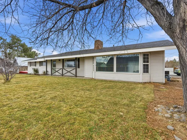 1915 SW 23rd St, Redmond, OR 97756