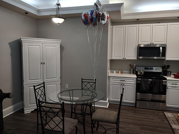 4th image of 252 Woodcreek Way
