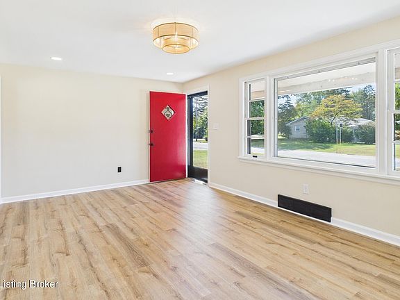 5th image of 6413 Sky Blue Ave