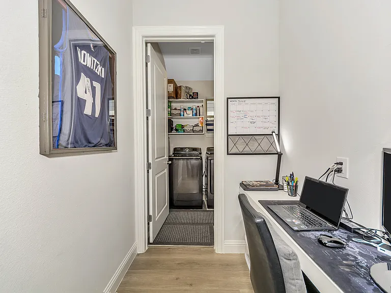 2124 Bailey St — Photo 18