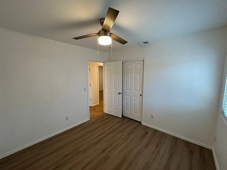 3126 W Zachary Dr — Photo 14