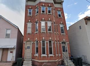 114 George St, Troy, NY 12183