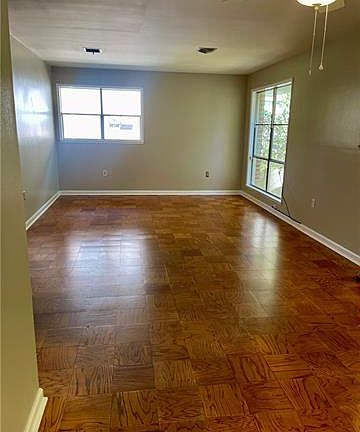 5th image of 715 Ashlawn Dr