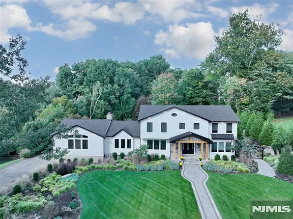 12 Green Way, Old Tappan, NJ 07675