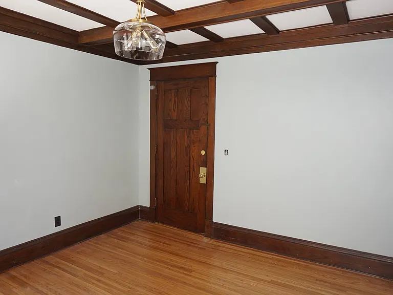 833 Grand Apartments — Photo 20