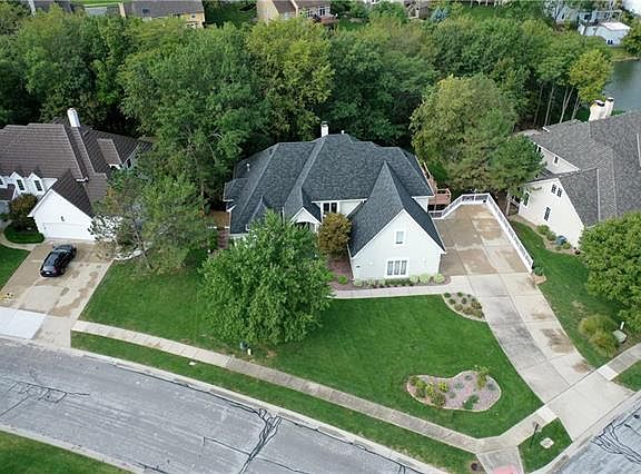 4th image of 660 NE Rushbrook Dr