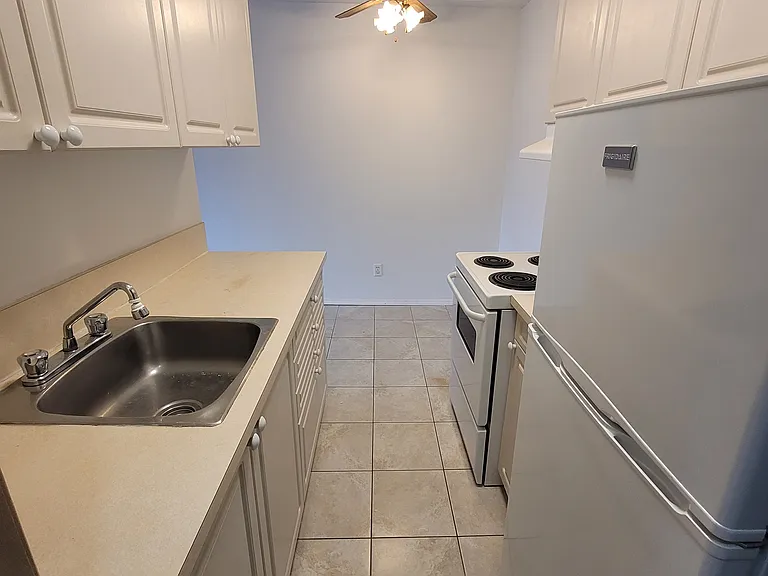 7607 4a St SW #205 — Photo 2
