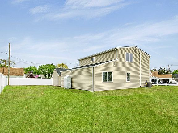 5th image of 27 Hunt Ln