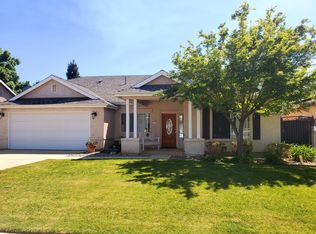 2695 Sterling Ave, Sanger, CA 93657