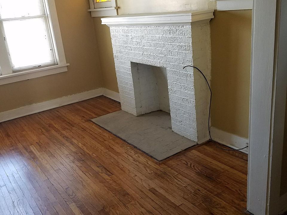 2nd image of 5914 Horton Pl