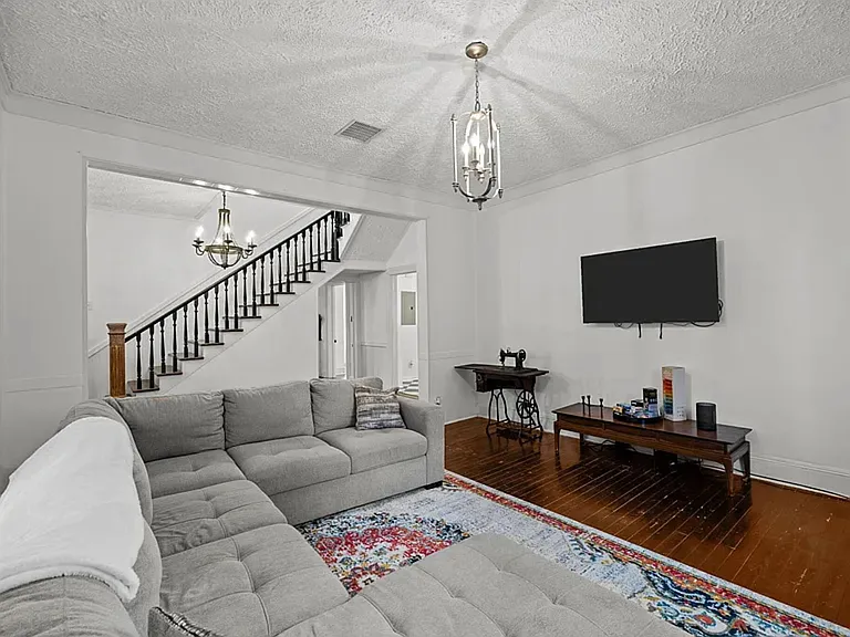 230 Chavasse Ave — Photo 3