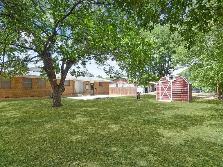 1306 Pine Dr — Photo 15