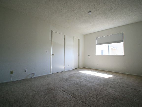 4th image of 4570 Mesa Blvd