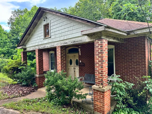 1510 Jeters Chapel Rd, Vinton, VA 24179