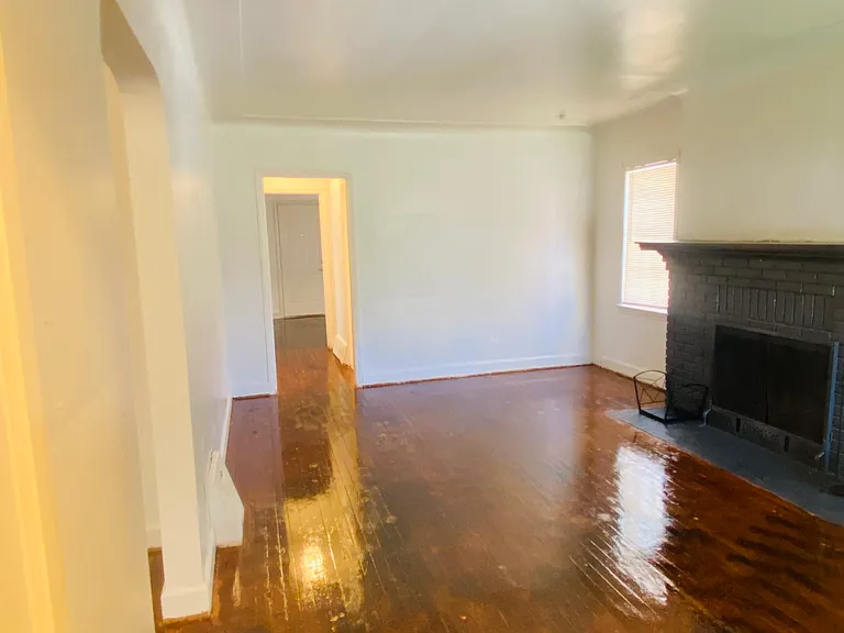 8911 Steel St — Photo 1