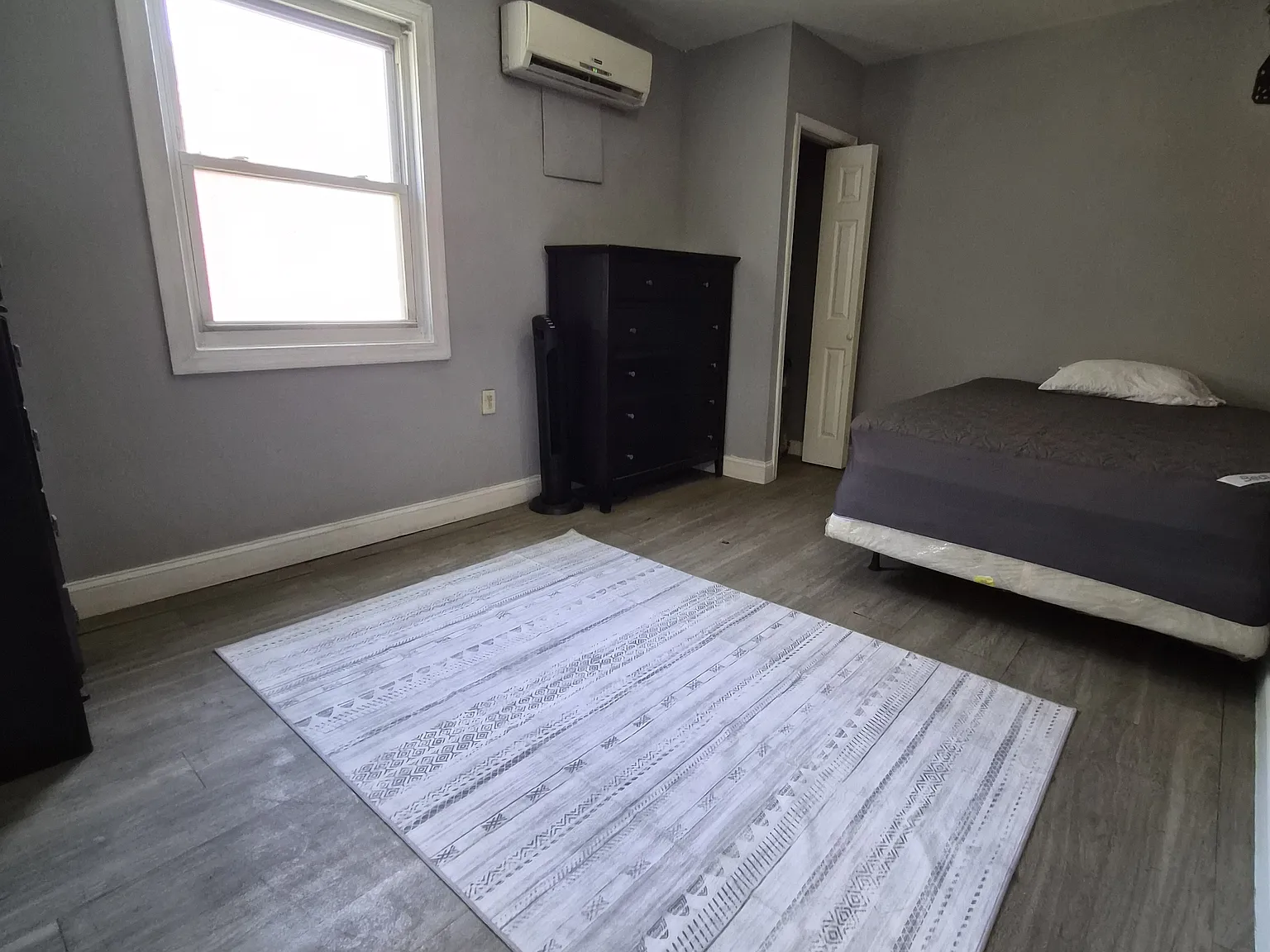 3 bed, 850 sqft, $800 — Photo 3