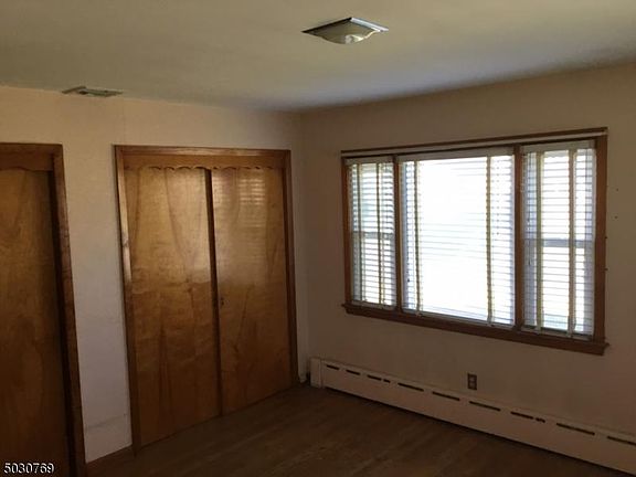 4th image of 205 Czaplicki St