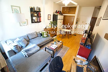 Rented by Street Realty Brokerage LLC