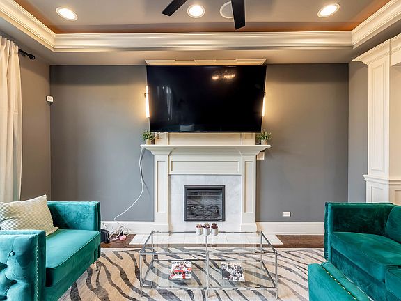 5th image of 4245 S Langley Ave #3