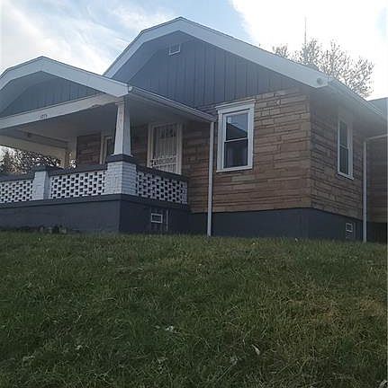 2nd image of 1035 McArthur Ave