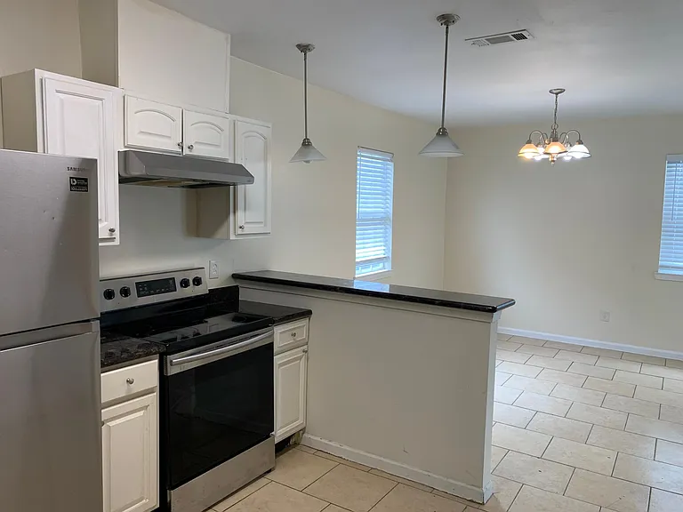 2041 Amelia St — Photo 14