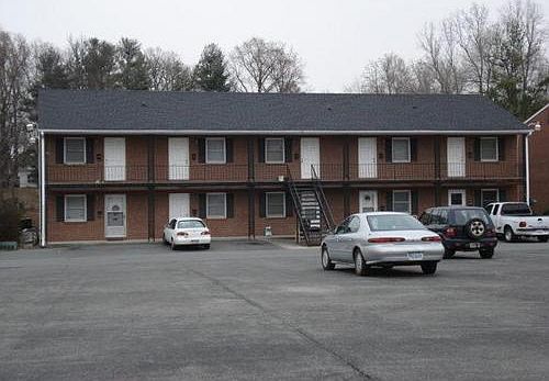 2nd image of 35 Oak St APT C14