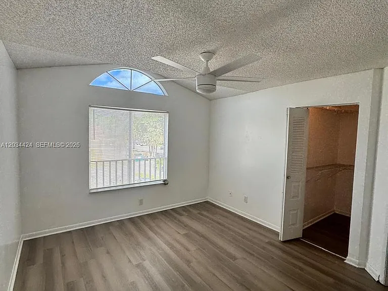 911 Coral Club Dr #911 — Photo 2
