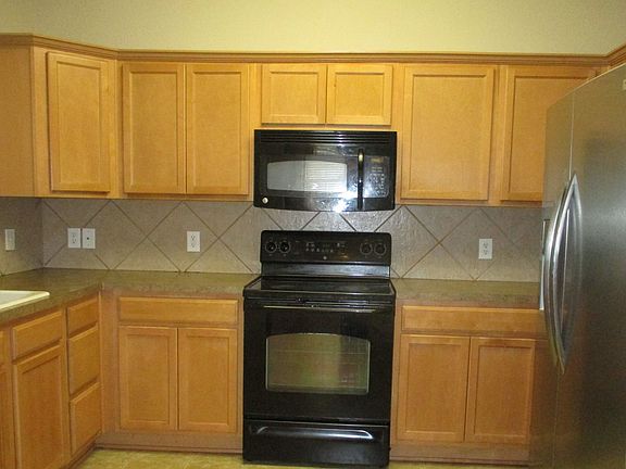 5th image of 2222 Canterbury Park Dr