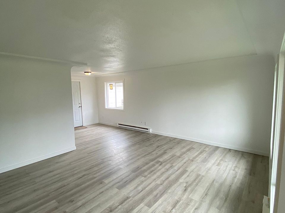 1st image of 3853 S Park Ave #1