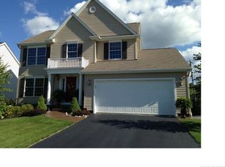 170 Foxcroft Dr, Hamburg, NY 14075