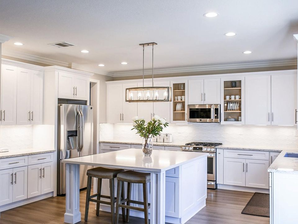 2nd image of 450 Broadmoor Way