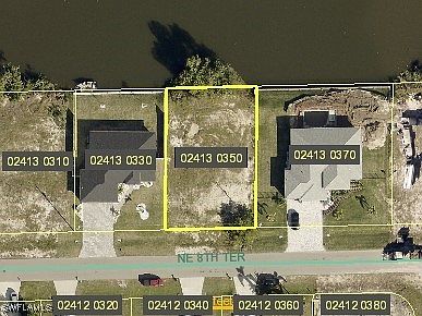 1st image of 205 NE 8th Ter