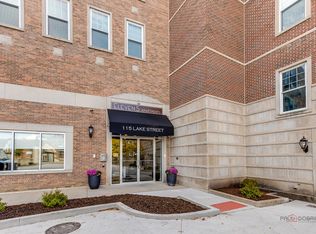 Eleven 5 Lake, Libertyville, IL 60048