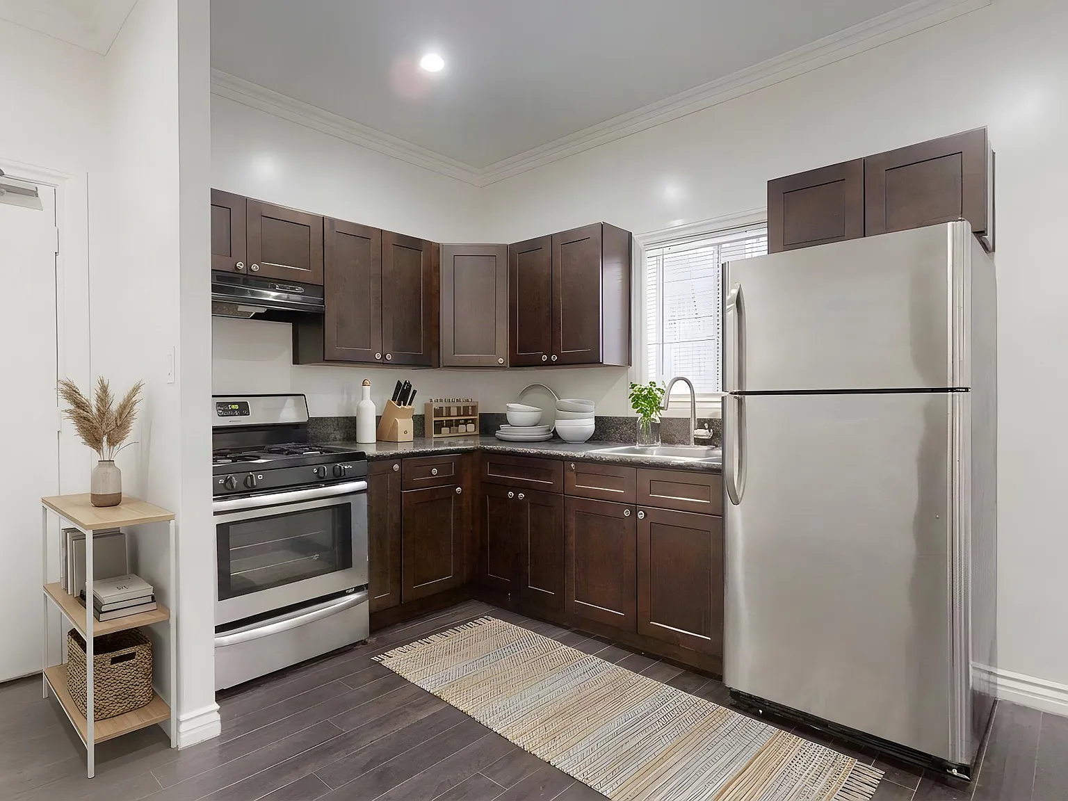 Loma Drive Apartments — Photo 4