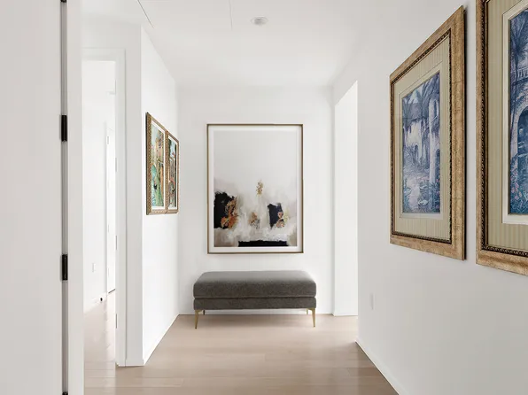 30 Riverside Boulevard image 5 of 16