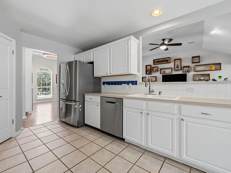 6816 Beatty Dr — Photo 18