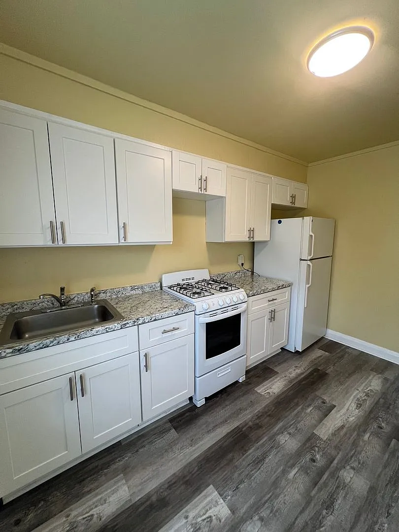 Beautiful 3 Bedroom 2 Full Bathroom Town Home Belair Edison — Photo 3