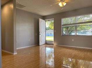 6034 9th St #2, Zephyrhills, FL 33542