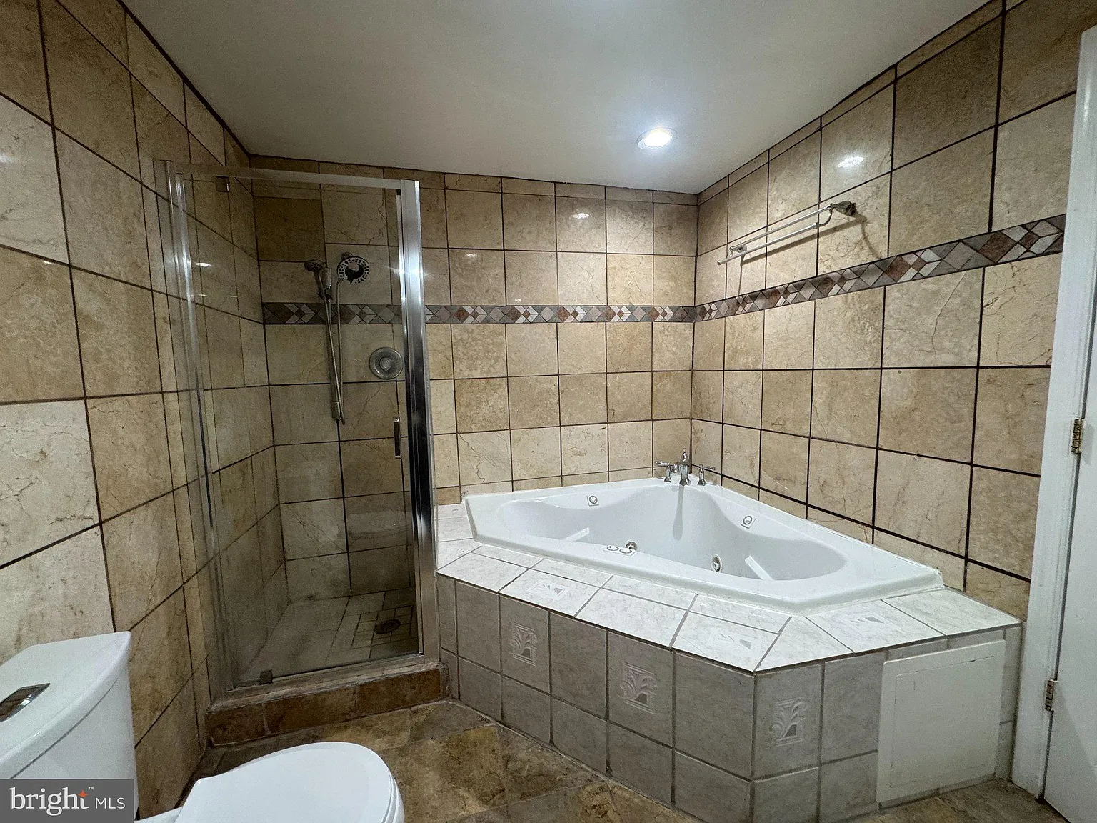 9211 Utica Pl — Photo 4