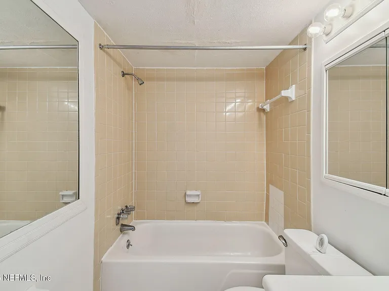 1950 Paine Ave #L-45 — Photo 17