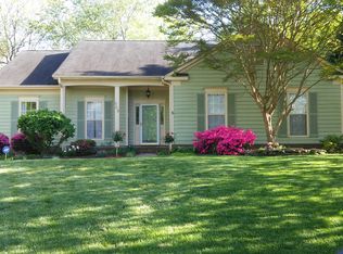 702 Wild Oak Ct, Charlotte, NC 28216