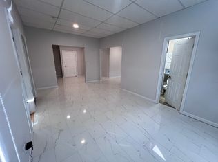 480 Plandome Rd #2, Manhasset, NY 11030