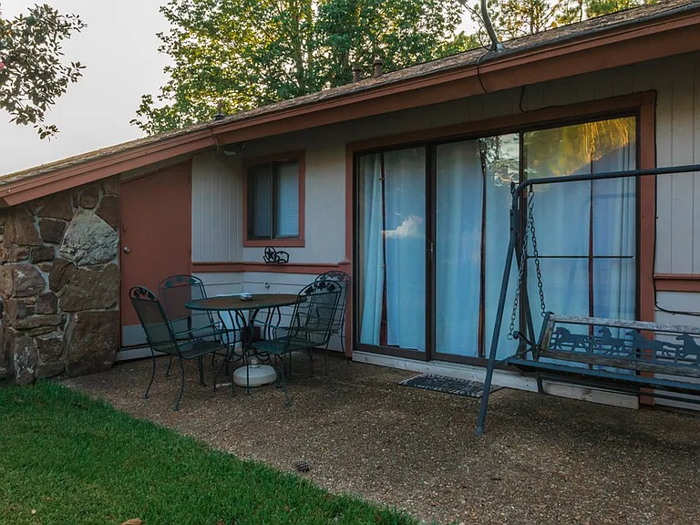 408 Club Villa — Photo 7