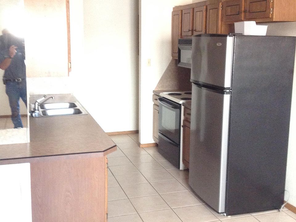 2nd image of 919 NE Tortoise Dr APT A