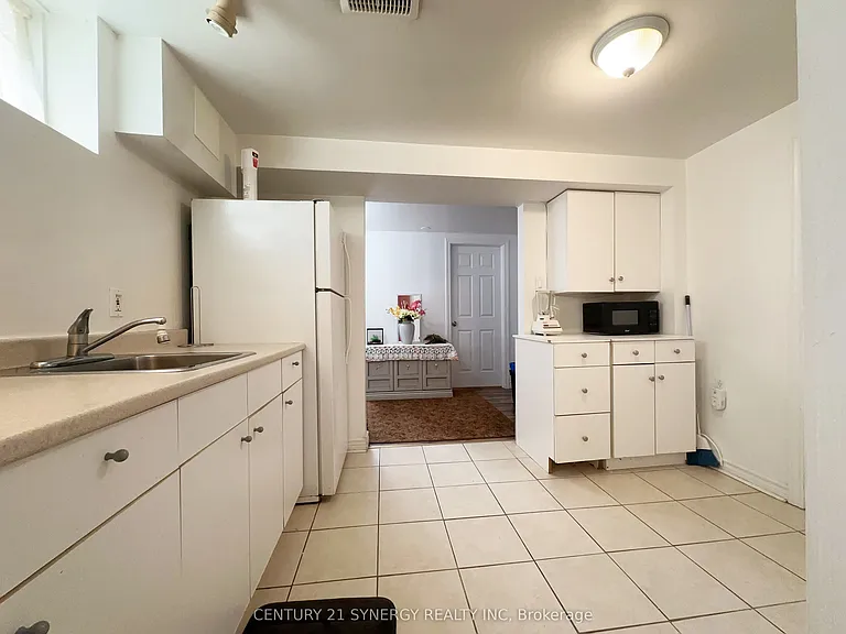 1236 Clyde Ave #2 — Photo 7