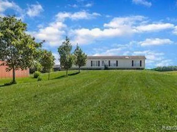 8333 S Wacousta Rd, Saint Johns, MI 48879