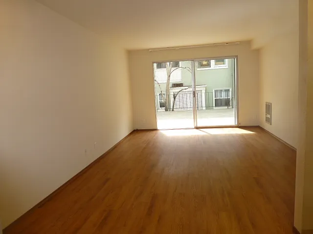 410 Bellevue — Photo 5