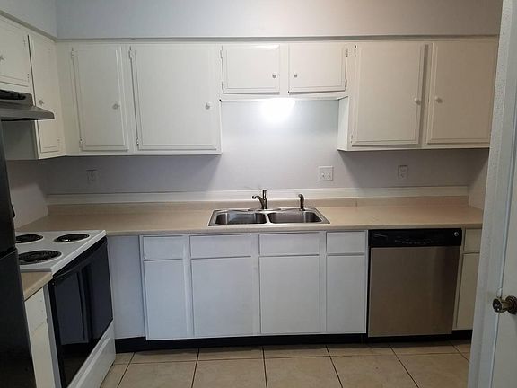 3rd image of 13155 Clarewood Dr
